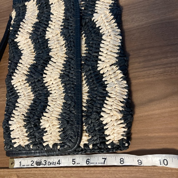 Shiraleah Woven Jute Chevron Clutch Wristlet, EUC - Picture 15 of 15